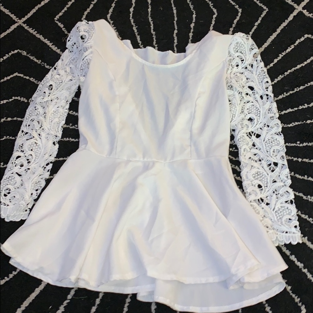 Cute White Top. Mint Condition